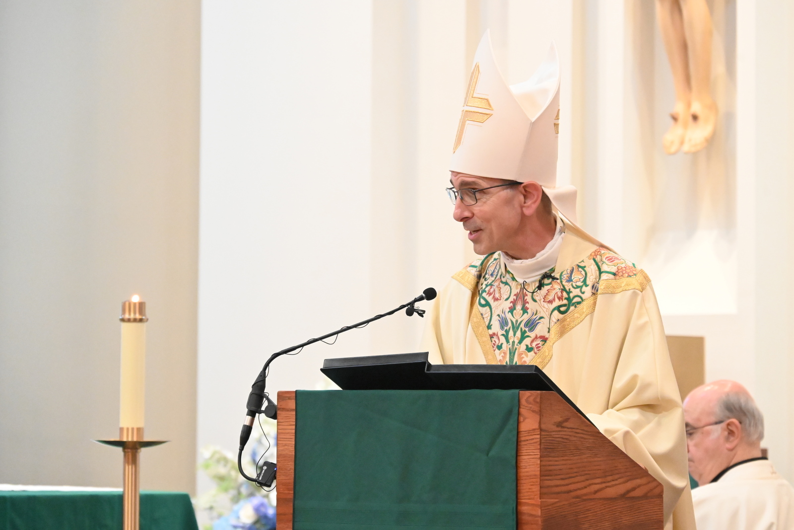 Bishop James Ruggieri delivers his homily.