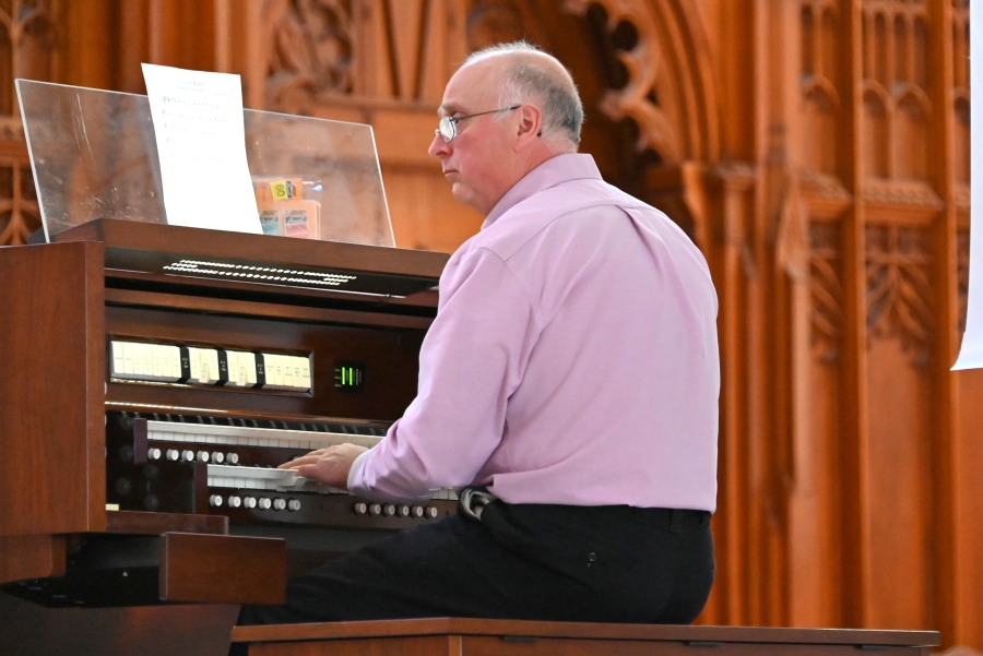 Scott Vaillancourt playing the organ